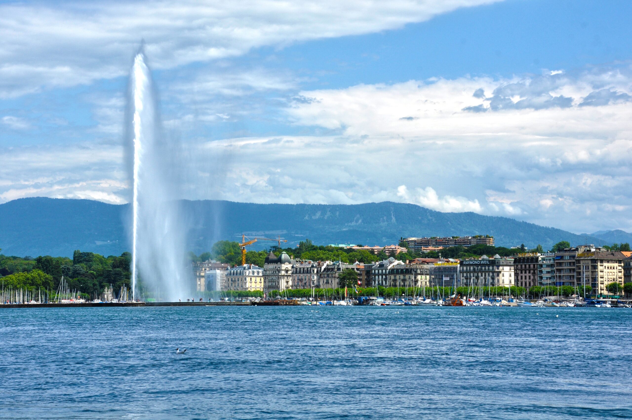 jet d'eau de Genève : lieu de Bewell Clinic, centre médical et esthétique